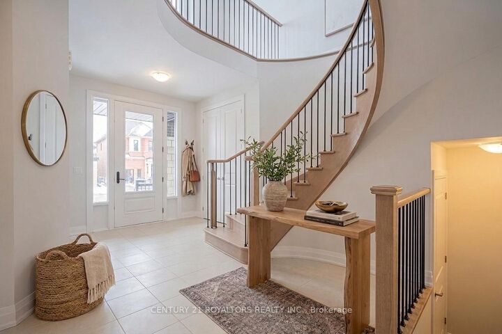 Property Photo: 212 Harwood Avenue ON N4T 0P9