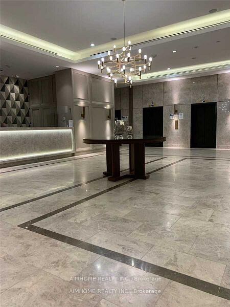 Property Photo: 155 Yorkville Avenue 1015 ON M5R 1C4