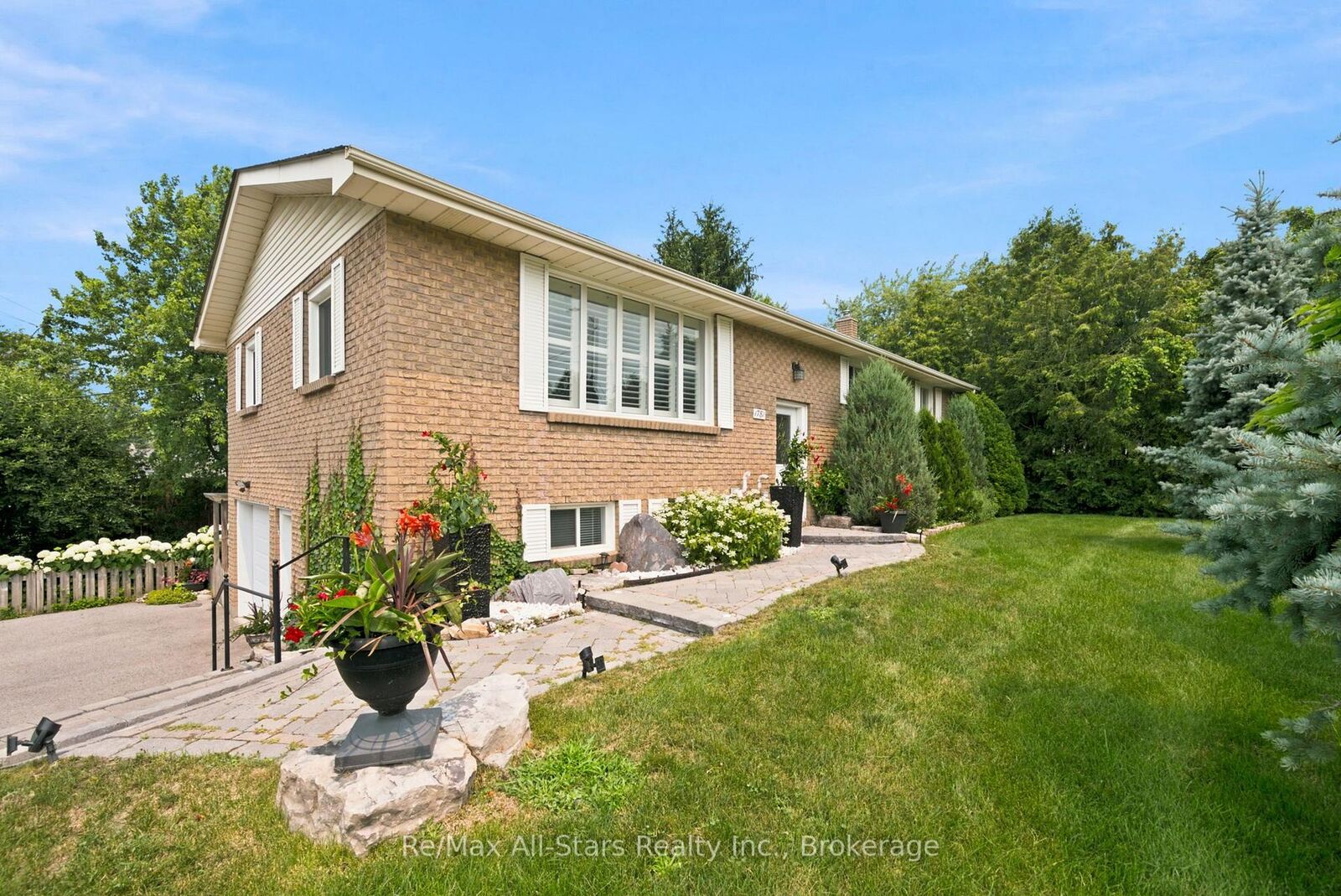 Property Photo: 1781 Scugog Street ON L9L 1J6