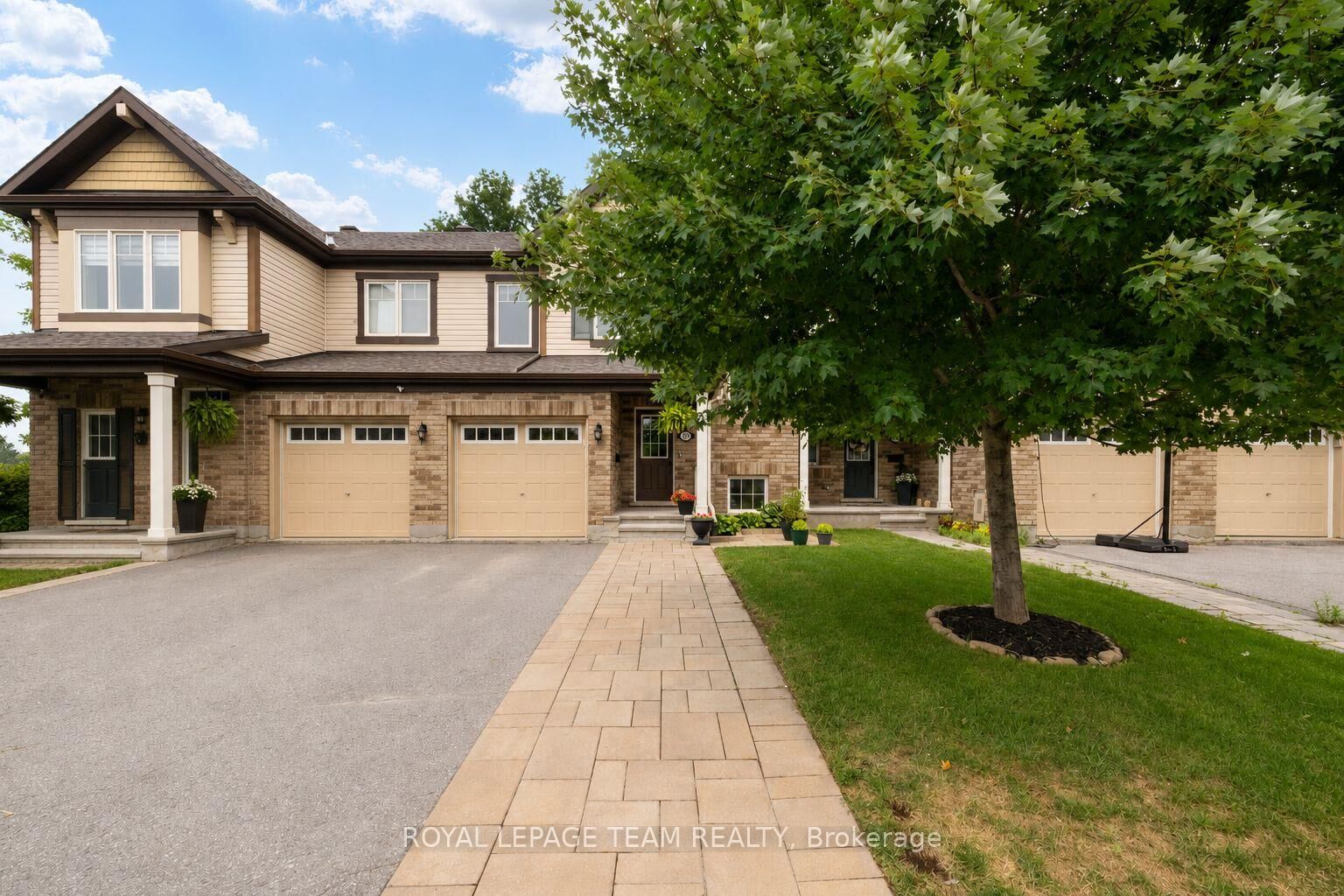 Property Photo:  777 Maloja Way  ON K2S 0V5 
