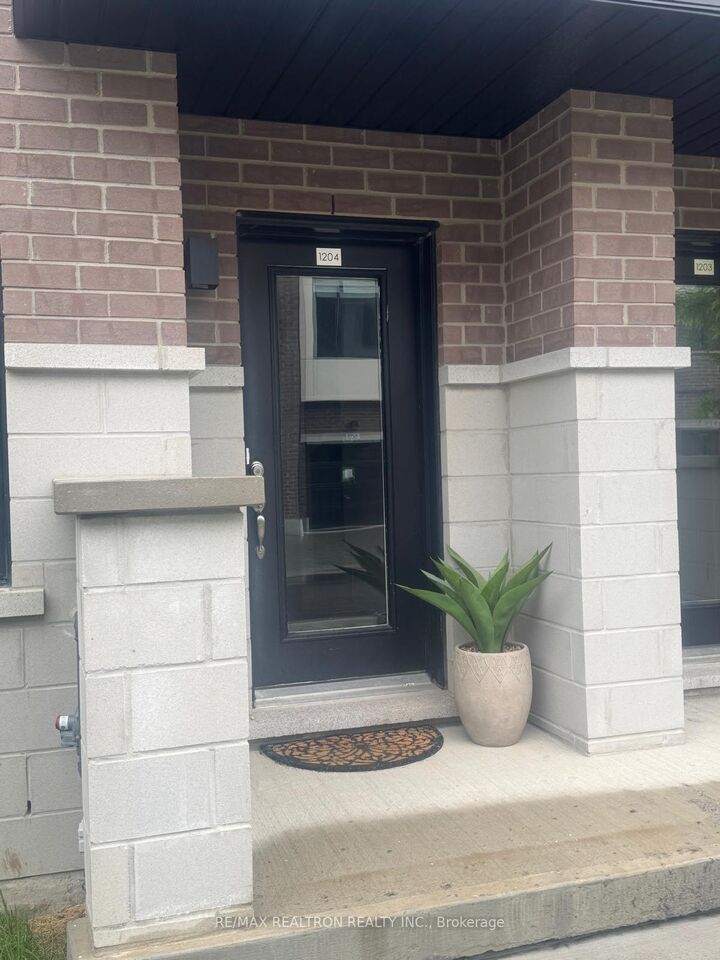 Property Photo: 1695 Dersan Street 1204 ON L1X 0S9