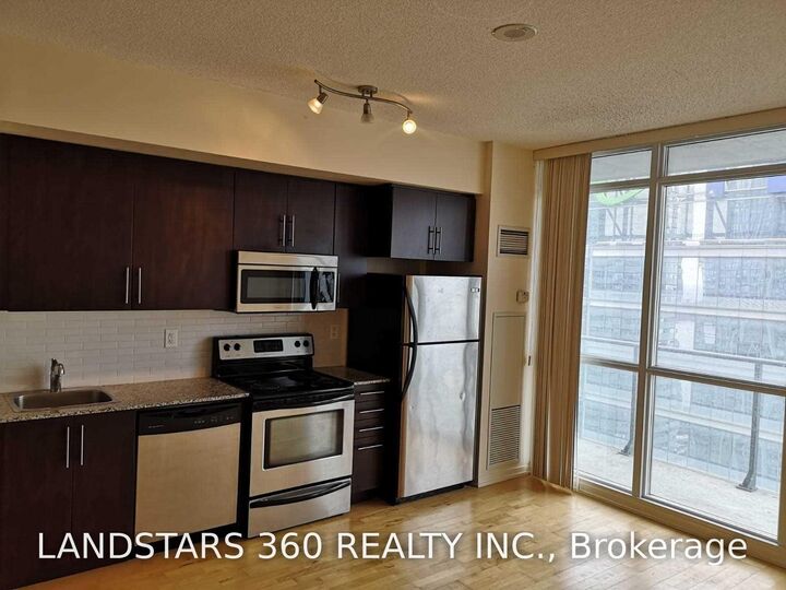 Property Photo:  65 Bremner Boulevard 3706  ON M5J 0A7 