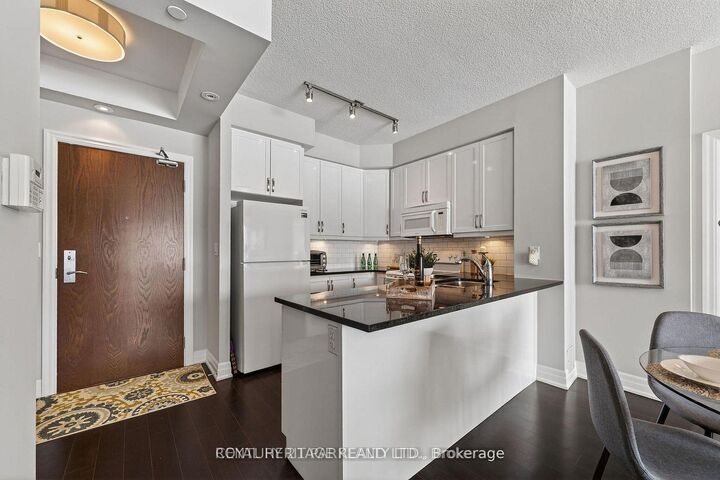 Property Photo: 111 Civic Square Gate 207 ON L4G 0S6