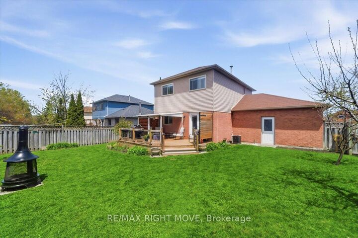 Property Photo:  470 St Vincent Street  ON L4M 6T5 