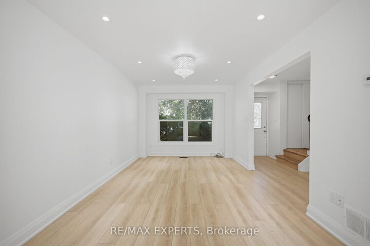 Property Photo:  103 Guthrie Crescent  ON L1P 1A6 