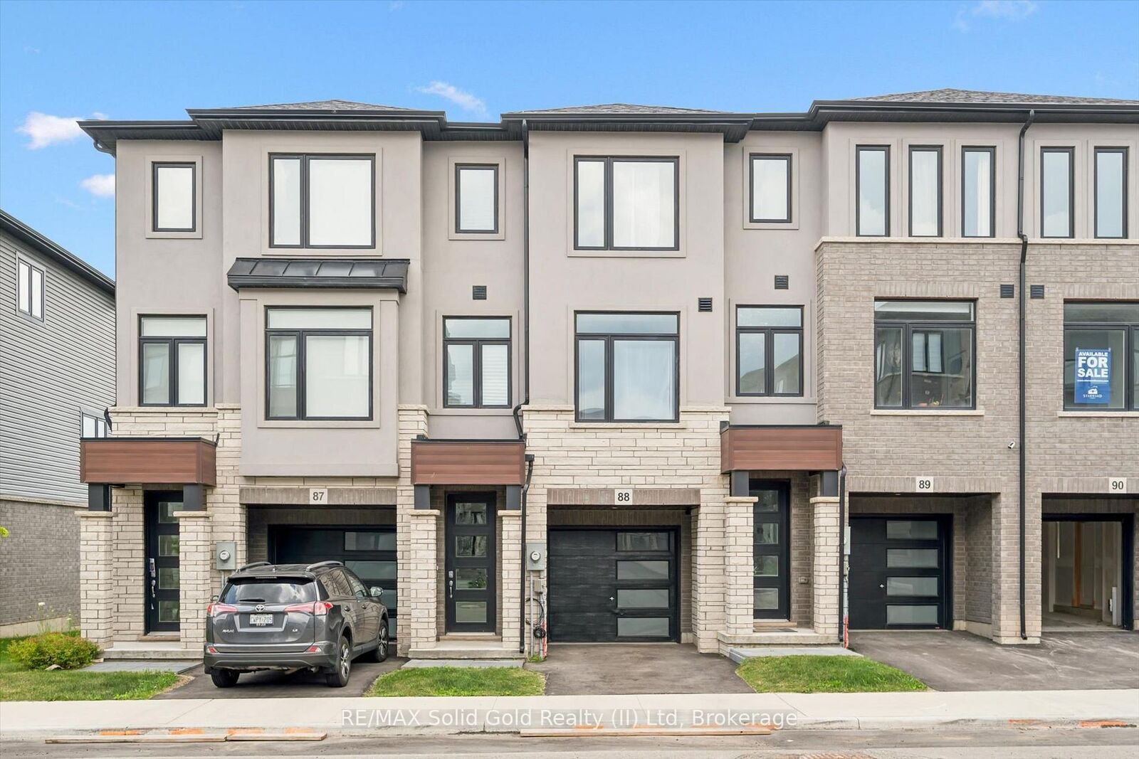 Property Photo: 155 Equestrian Way 88 ON N3E 0E8