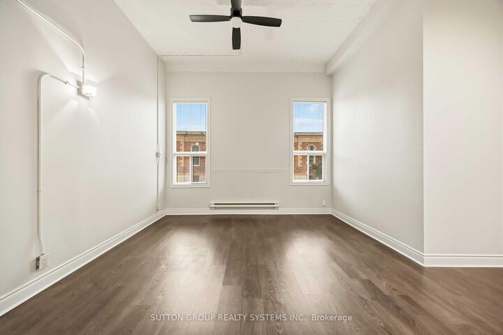 Property Photo: 482 Queen Street W 303 ON M5V 2B2
