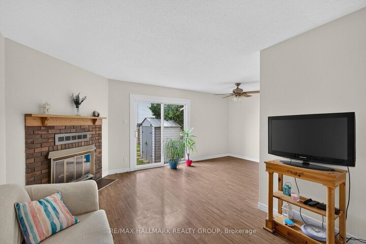 Property Photo: 13 Sunridge Lane 39 ON K2J 2N9