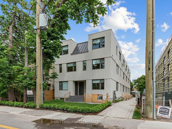 Property Photo: 45 Bellevue Avenue 1A ON M5T 2N5