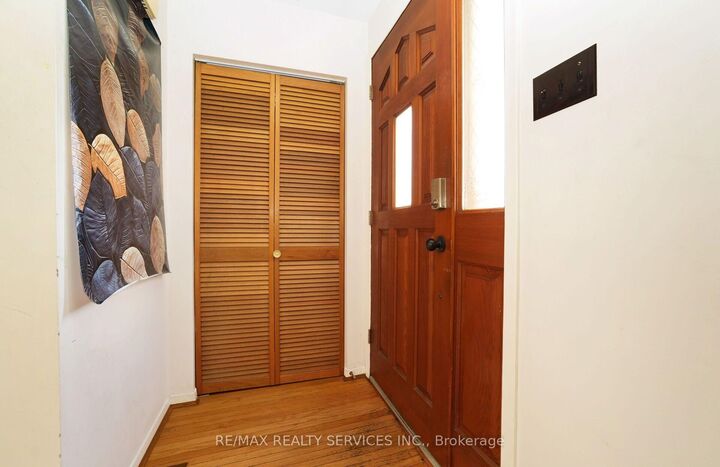 Property Photo: 79 Cloverdale Drive ON L6T 2T5