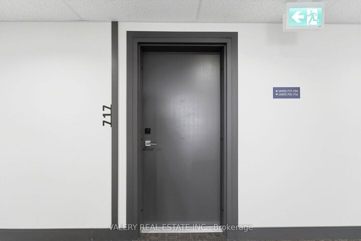 Property Photo:  1 Wellington Street 717  ON N3T 2L3 