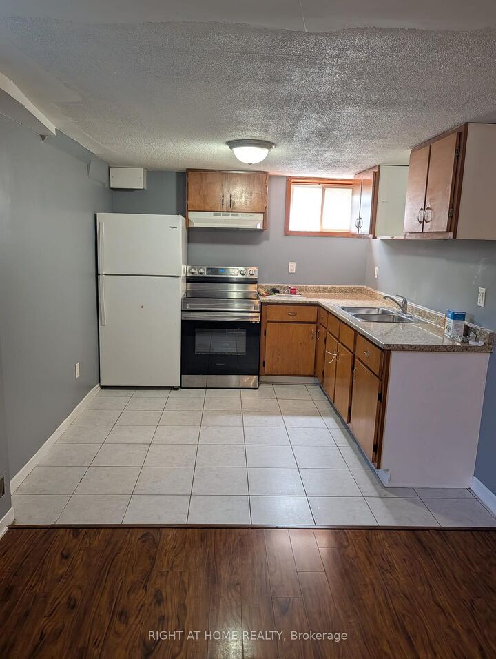 Property Photo: 163 McMurchy Avenue S Bsmt ON L6X 1Z2