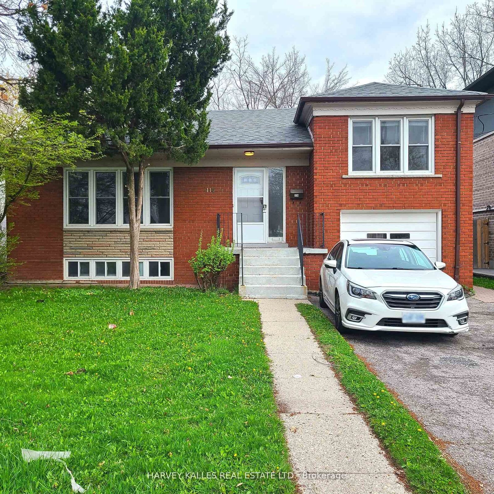 Property Photo:  114 Empress Avenue Lower  ON M2N 3T6 