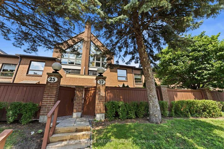 Property Photo: 100 Hillside Drive 27 ON K1K 4J1