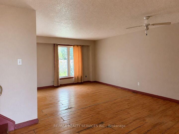 Property Photo: 20 Lansing Square ON L6Z 1E6