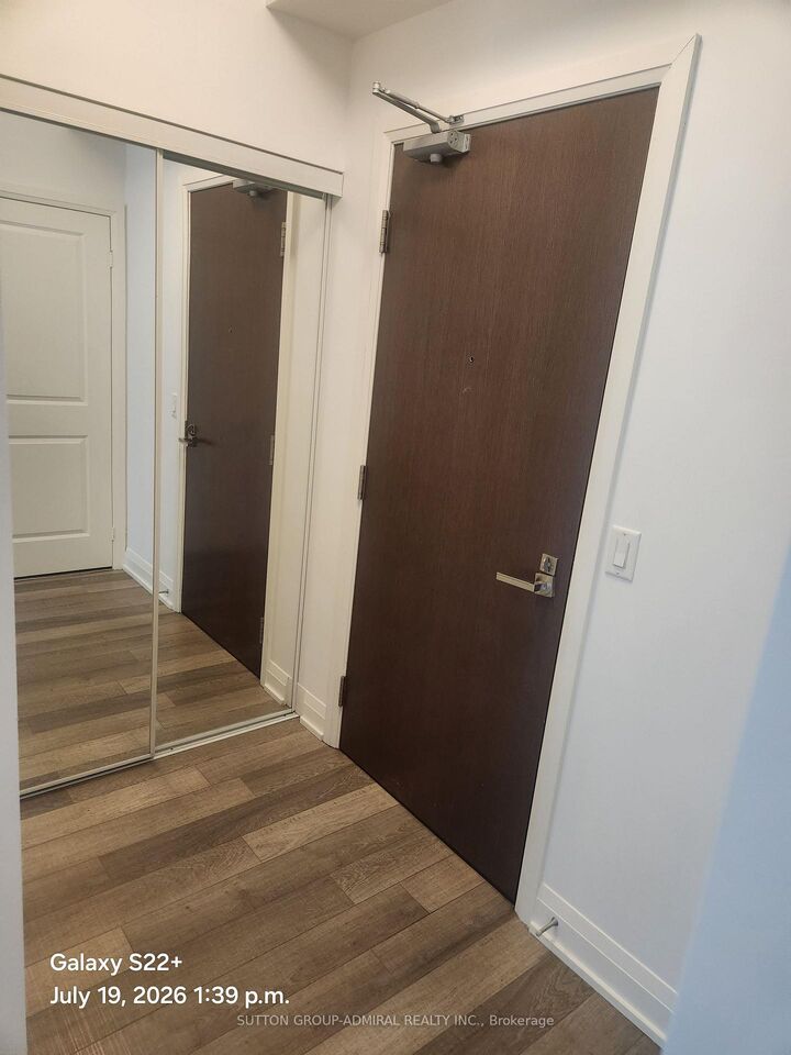 Property Photo: 85 North Park Road 1109 ON L4J 0H9