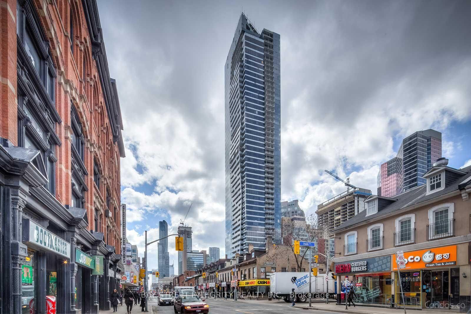 Property Photo: 5 St. Joseph Street 1203 ON M4Y 0B6