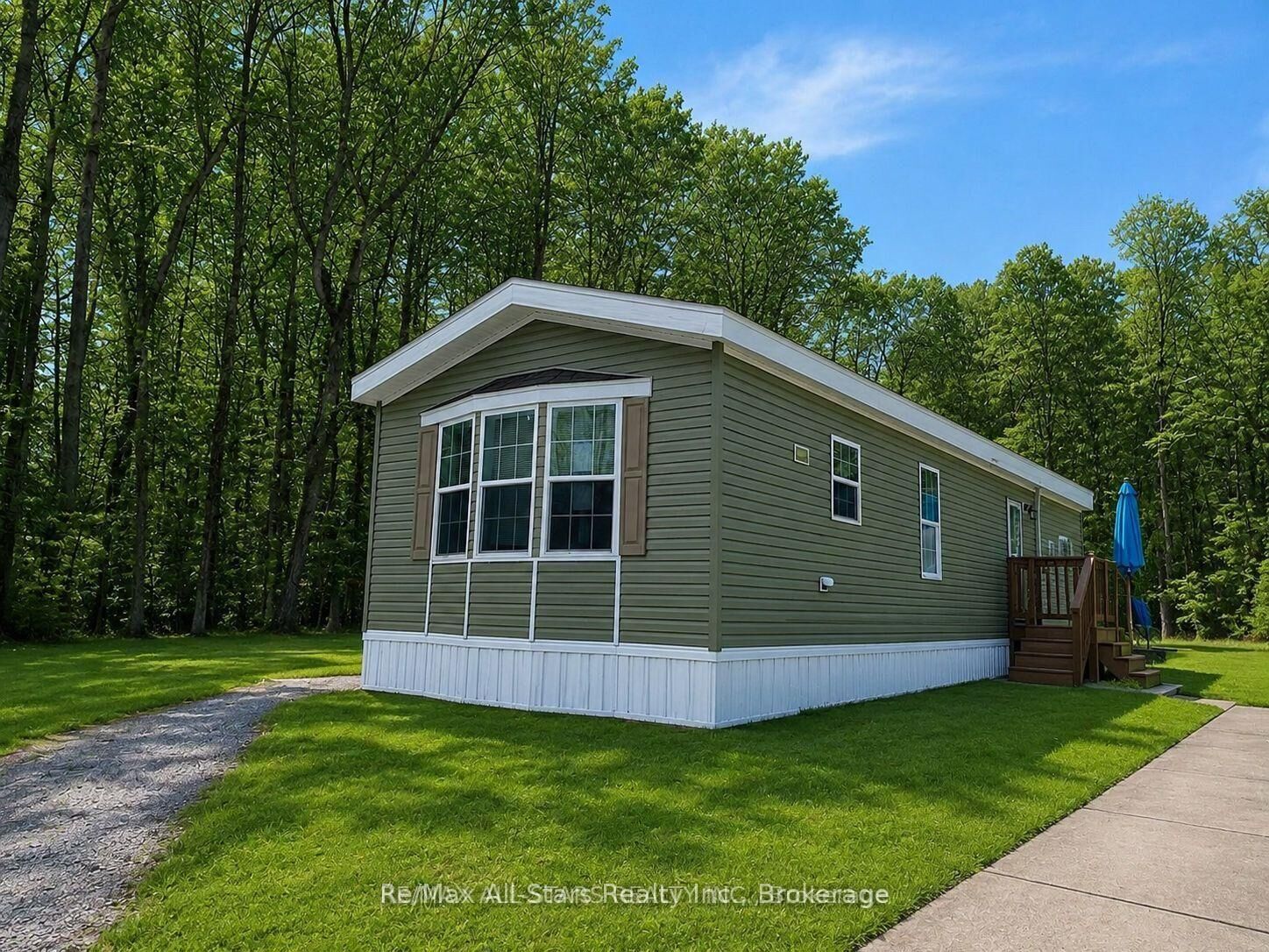 Property Photo: 2406 South Portage Road ON P1H 2J3