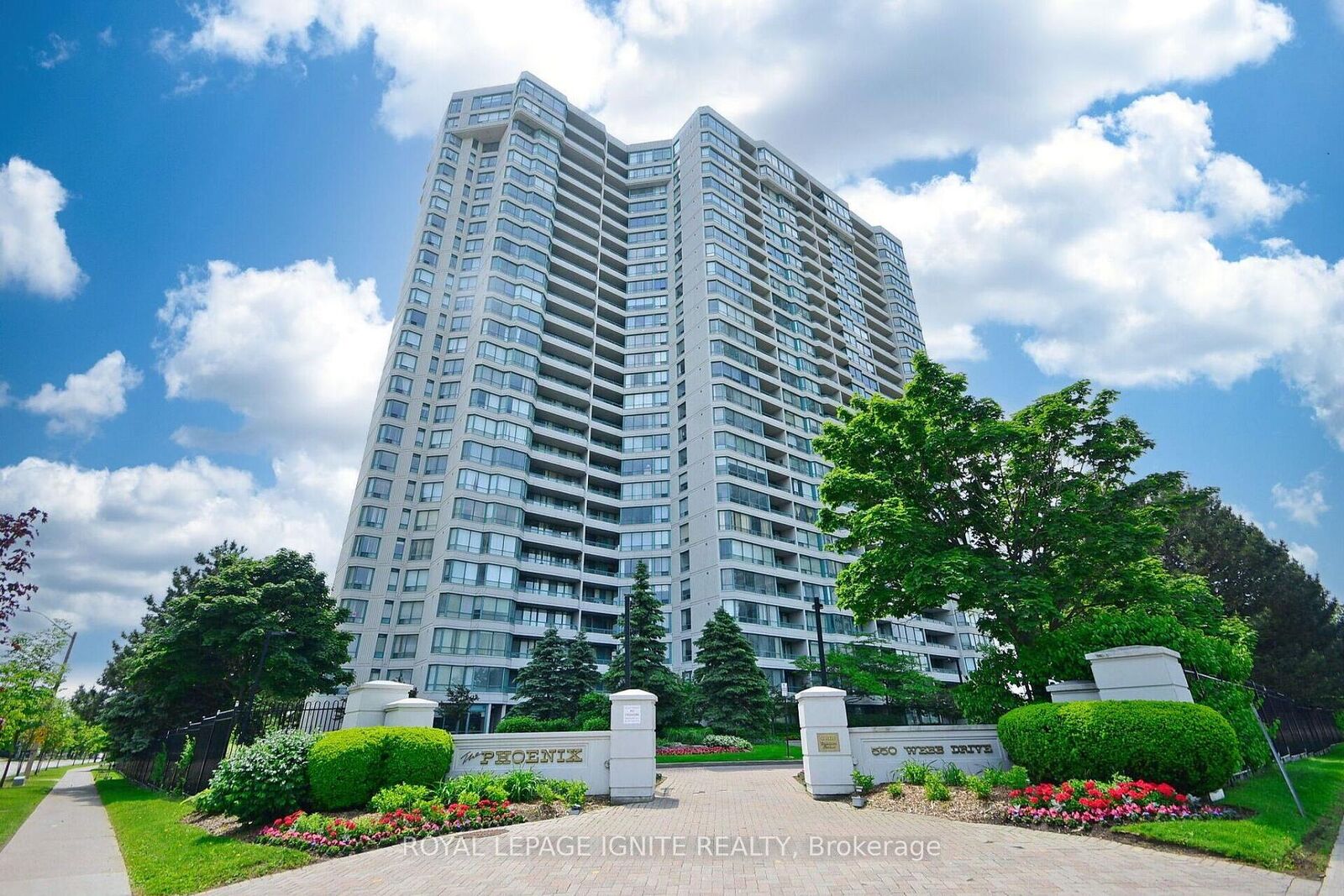 Property Photo: 550 Webb Drive 1409 ON L5B 3Y4