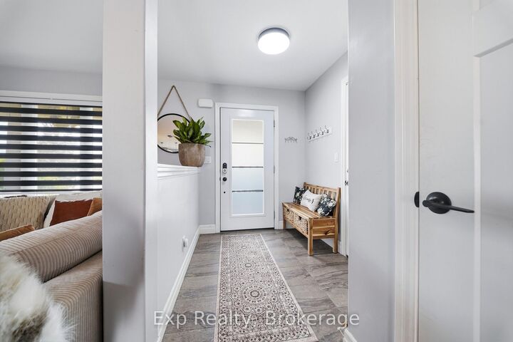 Property Photo:  7 Tessa Boulevard  ON K8N 0B6 