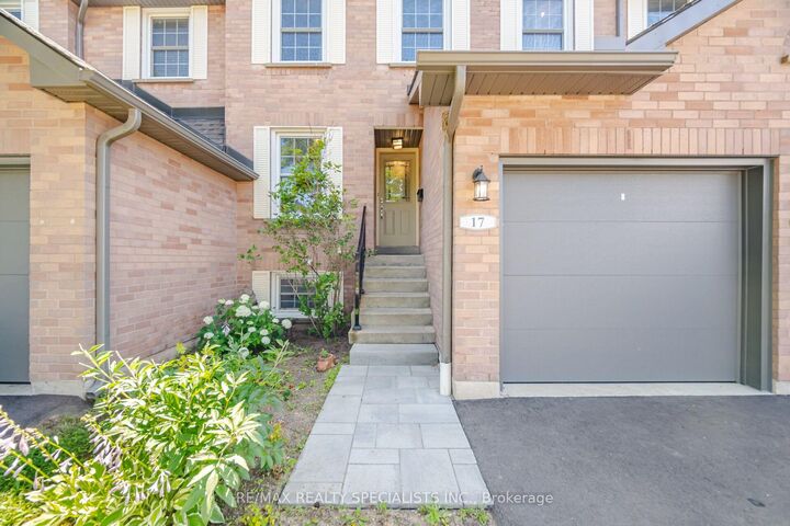 Property Photo: 2935 Headon Forest Drive 17 ON L7M 3Z7