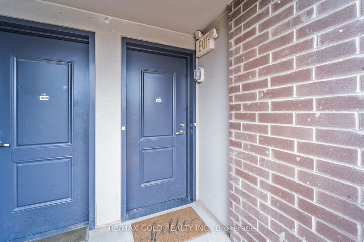 Property Photo:  370 Fisher Mills Road C33  ON N3C 0G8 