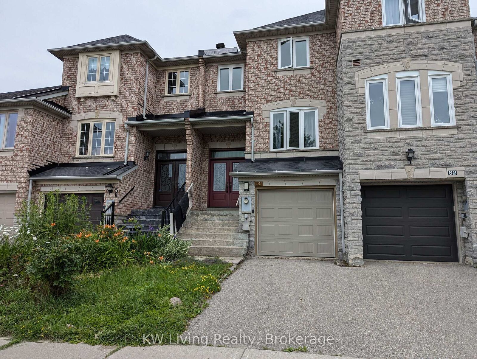 Property Photo:  60 Coburg Crescent  ON L4B 4E2 