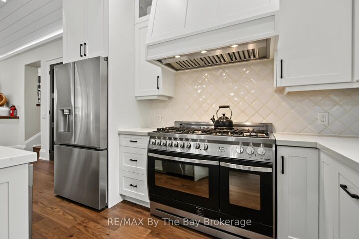 Property Photo: 208 Thomas Street ON L0M 1S0