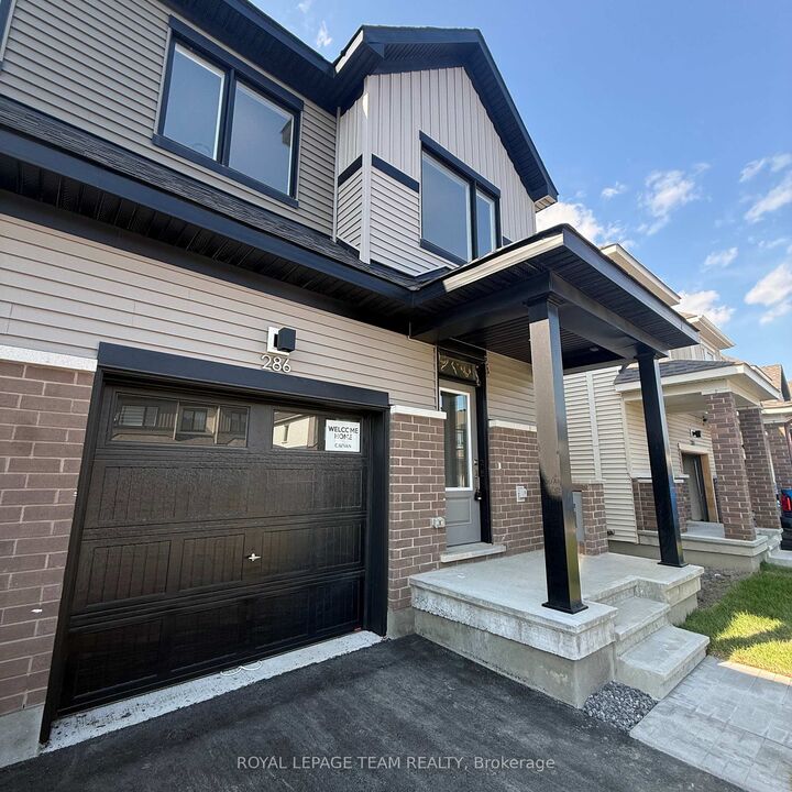 Property Photo: 286 Les Emmerson Drive S ON K2J 7L1