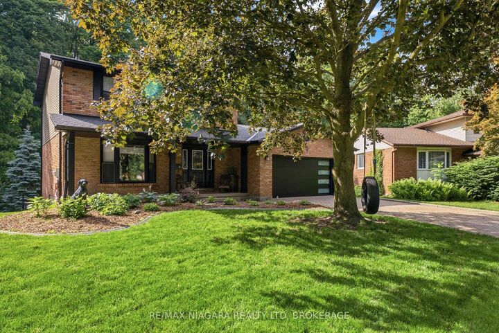 Property Photo: 9 Beechnut Court ON L0S 1E2
