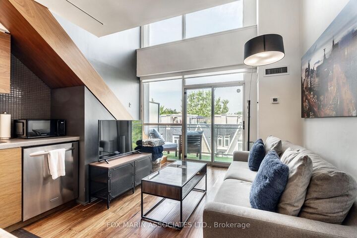 Property Photo: 954 King Street W 517 ON M6K 3L9