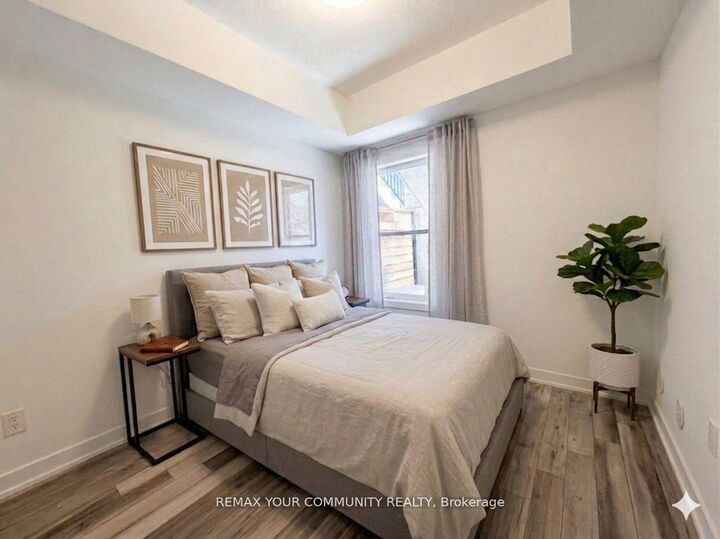 Property Photo: 15100 Yonge Street 106 ON L4G 4C8