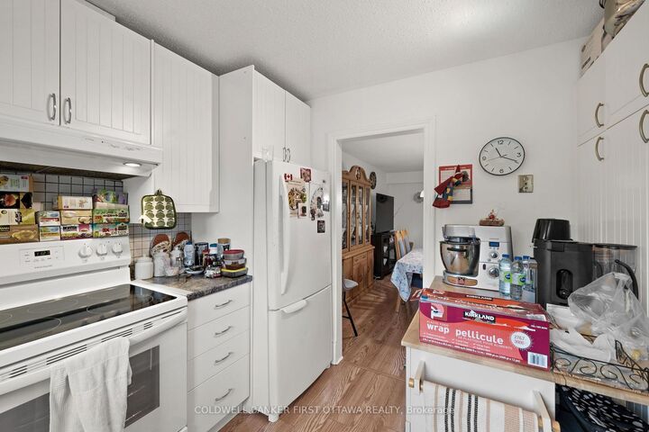 Property Photo: 158 Barrow Crescent 19 ON K2L 2J1