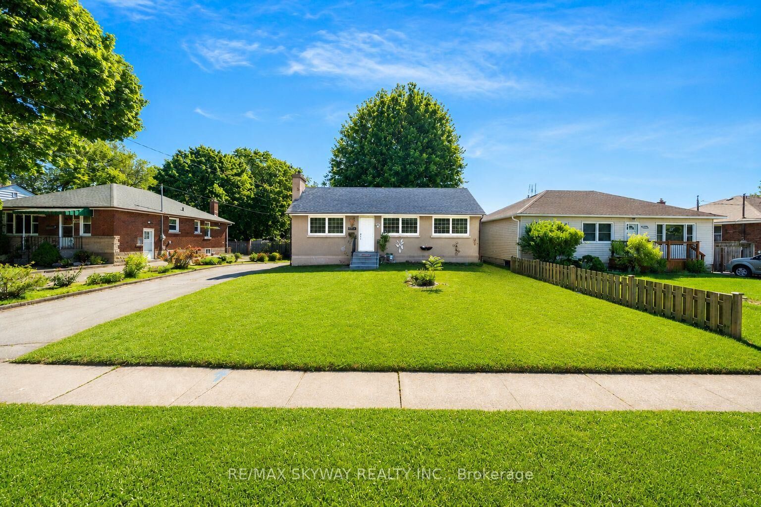 Property Photo:  6604 Locus Avenue  ON L2G 4K7 