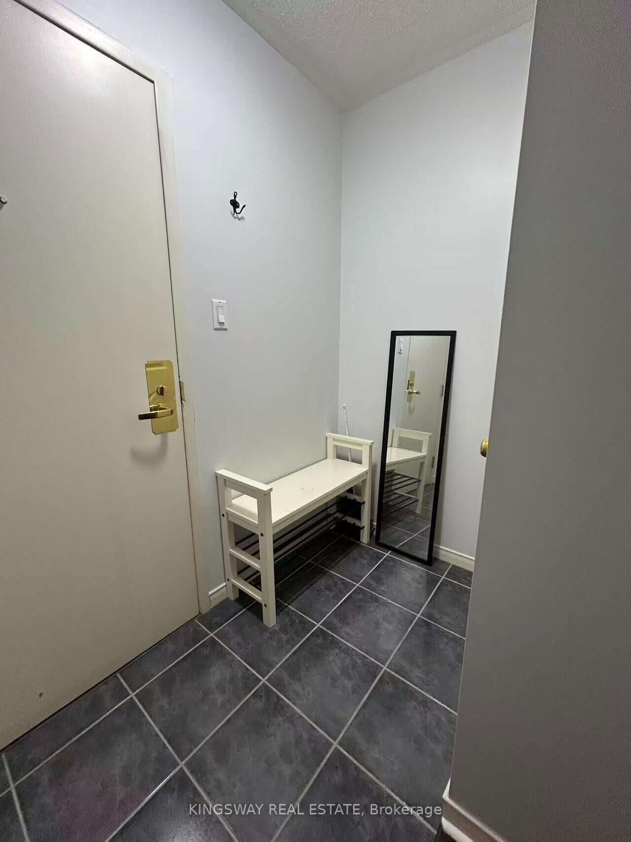 Property Photo: 877 Bay Street 301 ON M5S 3K4