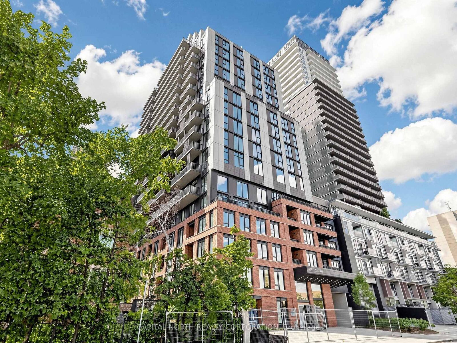 Property Photo: 109 Erskine Avenue 1302 ON M4P 0G8