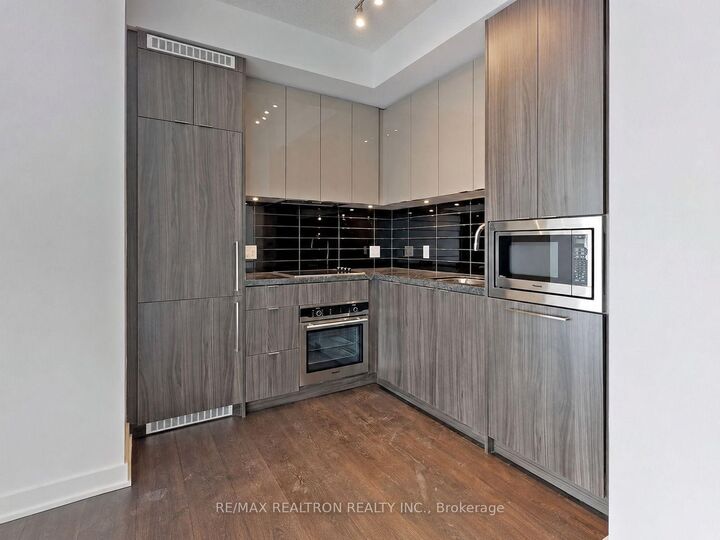 Property Photo: 125 Blue Jays Way 2711 ON M5V 1J6