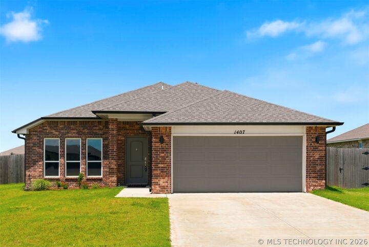Property Photo: 1407 E 150 Street S OK 74033