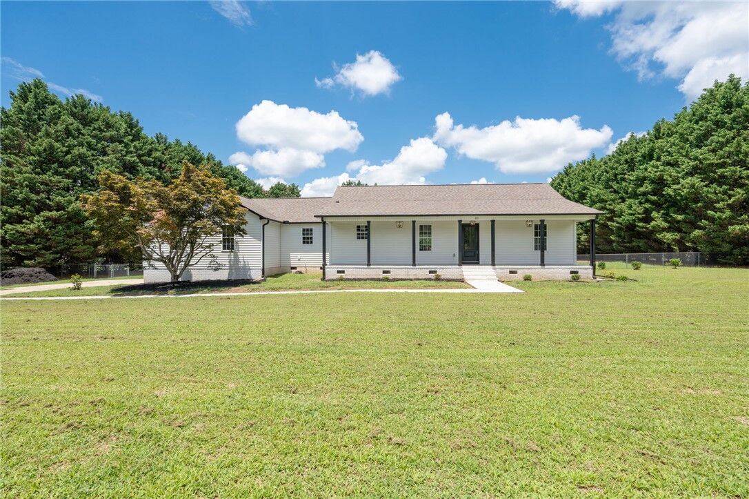 Property Photo:  111 Bear Road  SC 29673 
