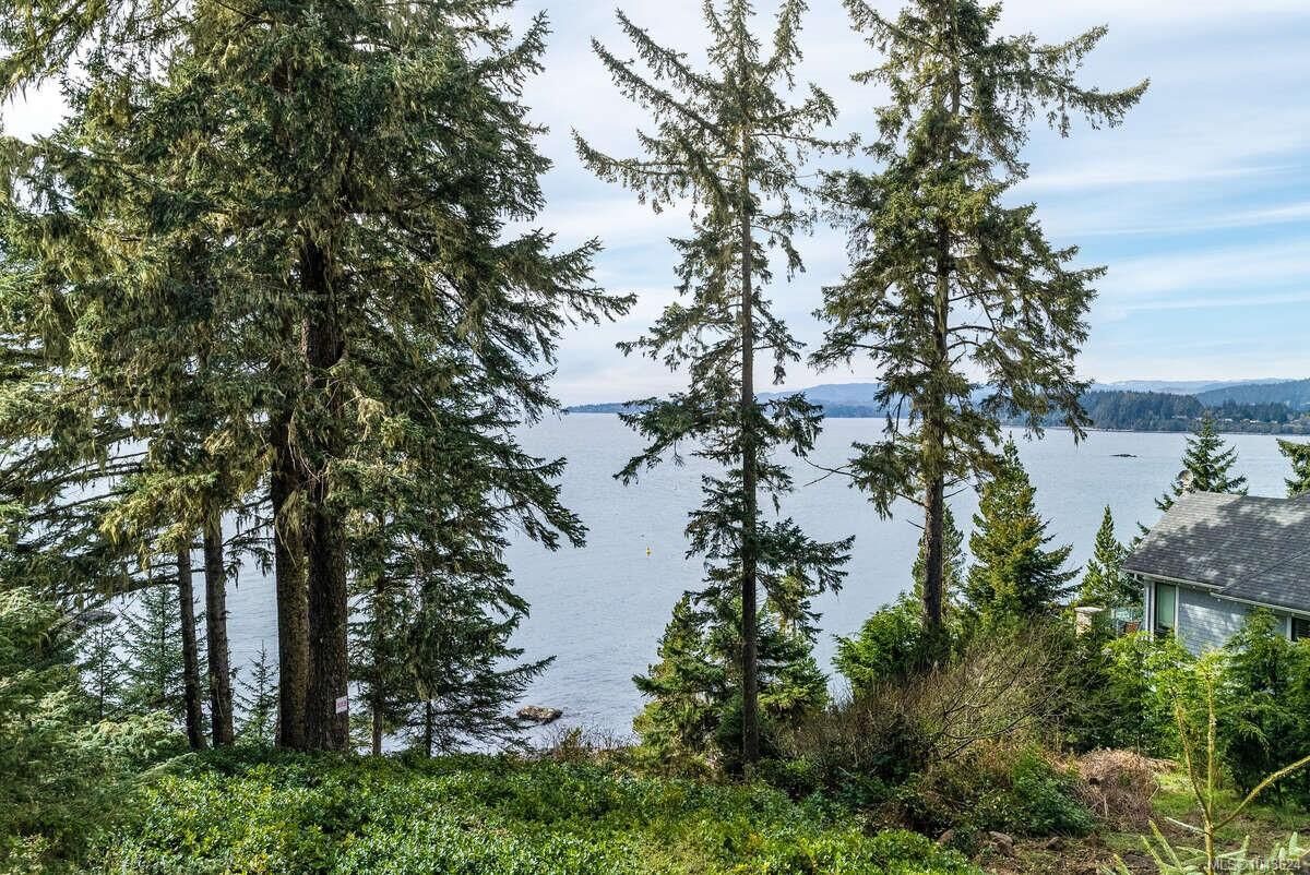 Property Photo: 1030 Roxview Crt BC V9Z 1L8