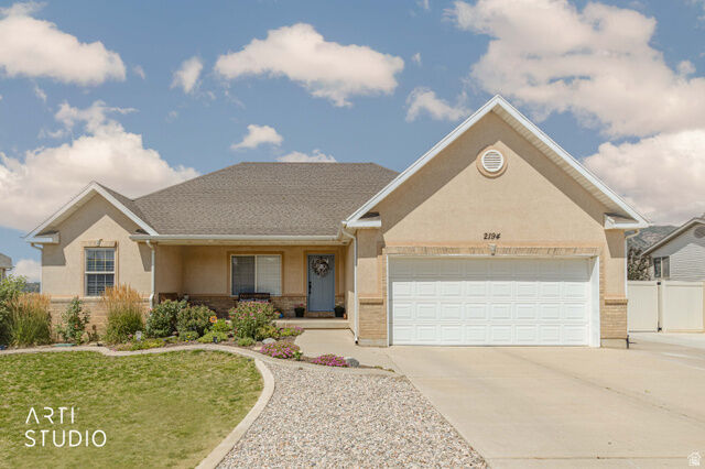 Property Photo: 2194 E View Dr S UT 84405