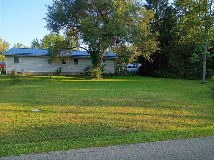 Property Photo: 415 Browns Hill Rd PA 16059
