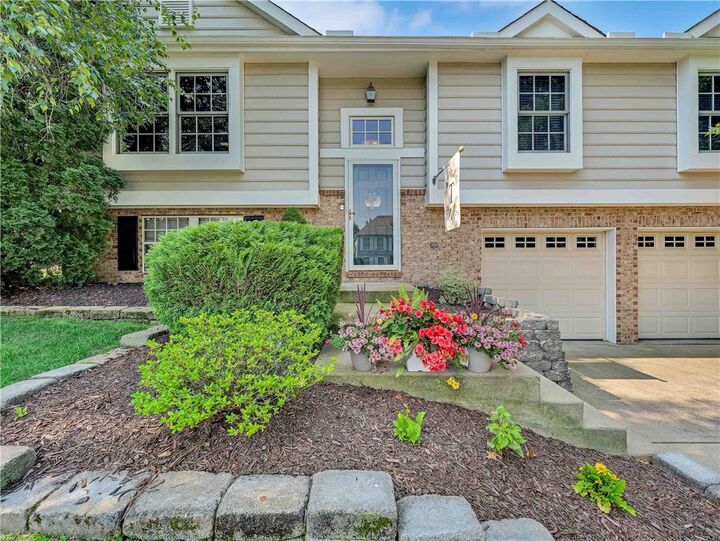 Property Photo: 1028 Lexington Drive PA 15001