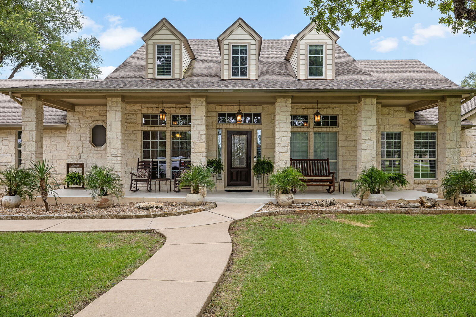 Property Photo: 214 Park Place Drive TX 78628