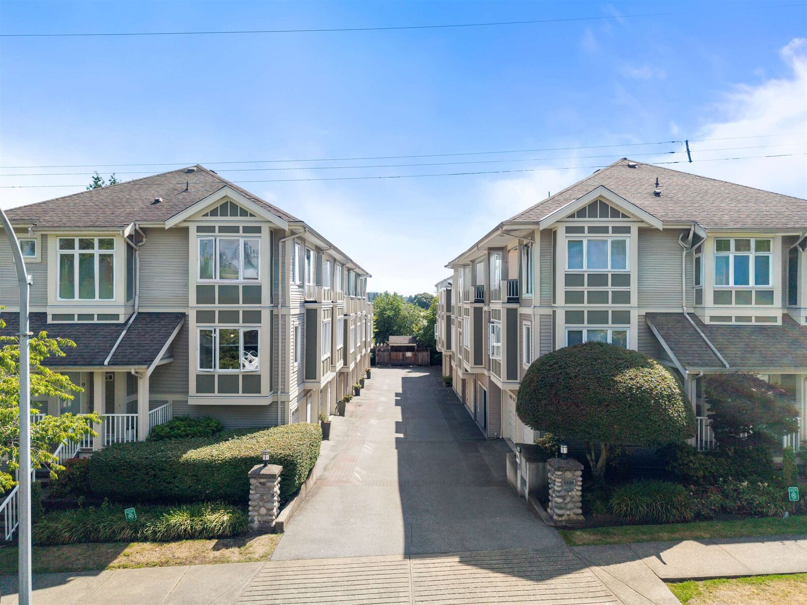 Property Photo: 6498 Elgin Avenue 7 BC V5H 3S6