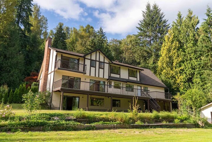 Property Photo: 33746 Dlugosh Avenue BC V2V 6B2