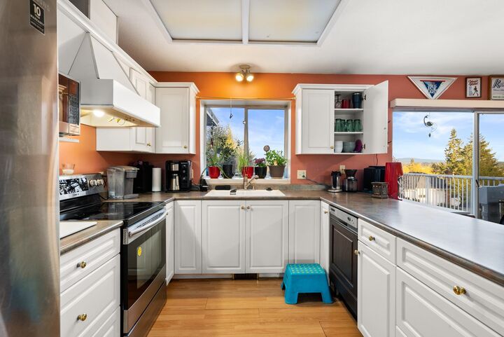 Property Photo: 6170 191 Street BC V3S 8C8