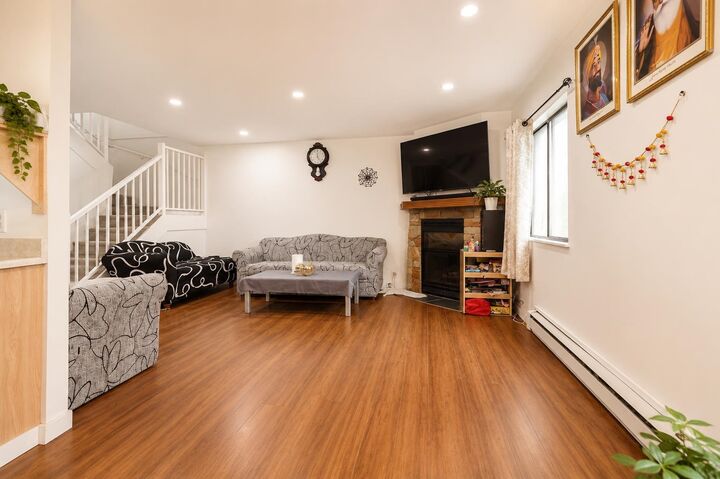 Property Photo: 7144 133B Street 208 BC V3W 8A4