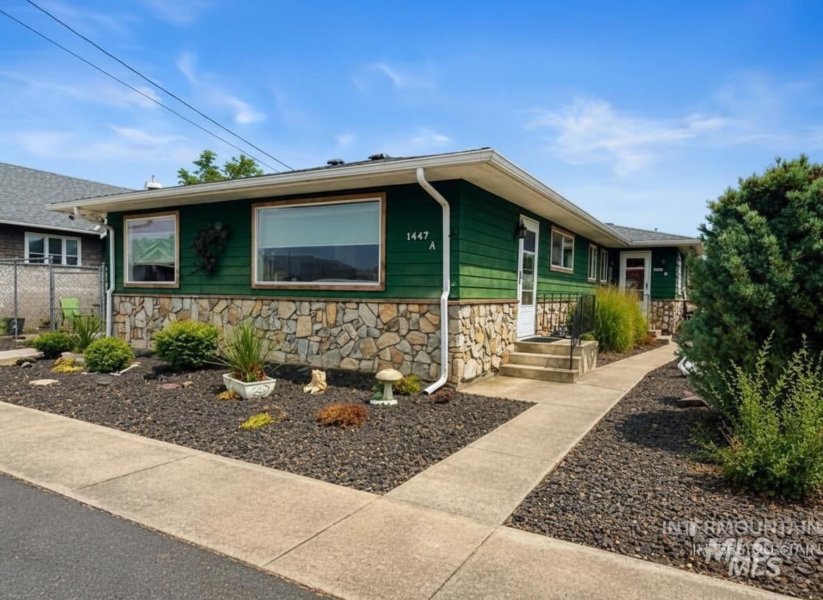 Property Photo: 1447 10th Street WA 99403