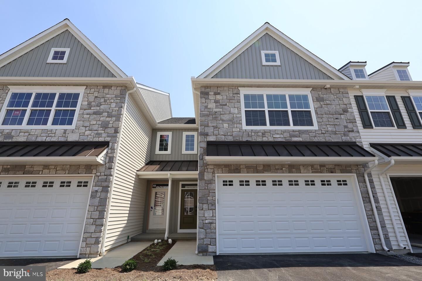 Property Photo: 2452 Spring Water Circle PA 17601